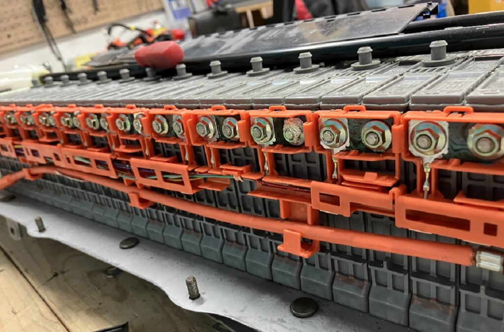 ハイブリッドバッテリー